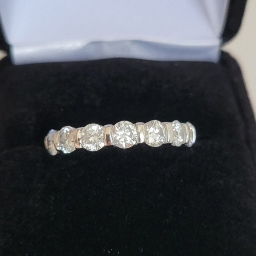 New 4ct Beautiful Moissanite Band Ring!!! - Picture 6 of 9